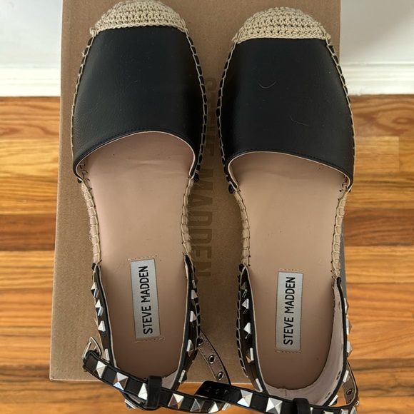 Steve Madden Shoes - Espadrilles shoe.  Alissa Black w/removable strap.
